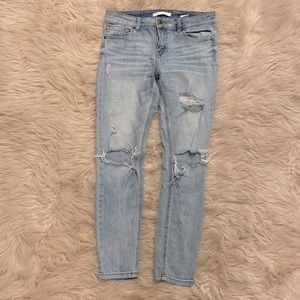 Light wash mid rise skinny ankle jeans- like new!